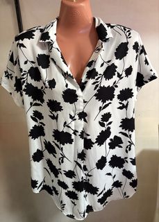 (Category: ) located in . Submitted by thrifty_trinkets_by_anais (Listing ID 1467134703, Image 1). Description: .