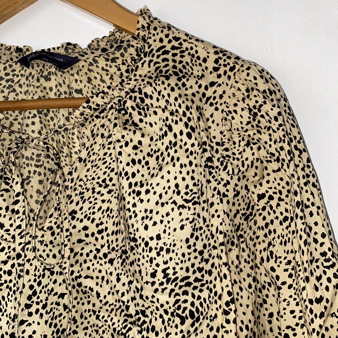 M&S printed top (Category: Longsleeves) located in San Jose del Monte. Submitted by mamiracky (Listing ID 1467063689, Image 2). Description: .