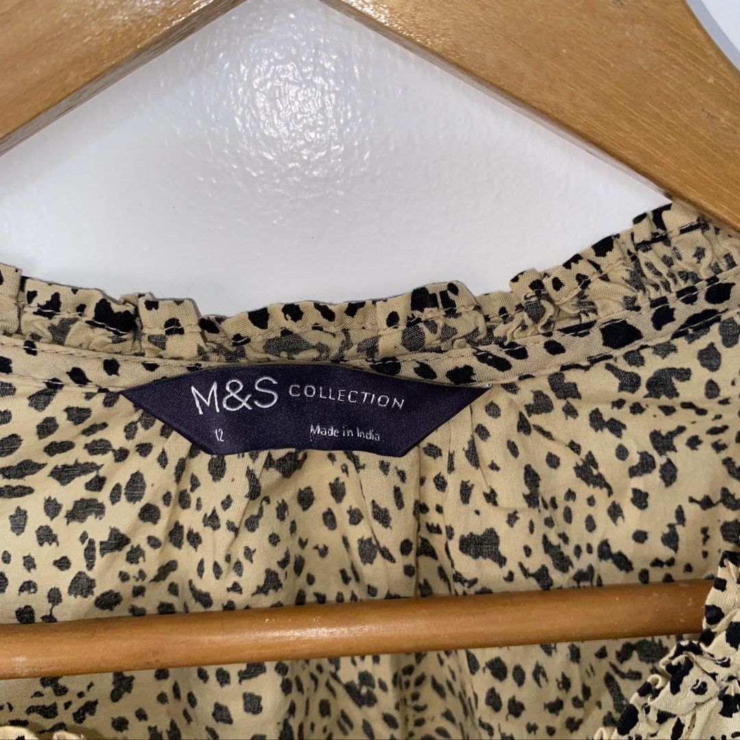 M&S printed top (Category: Longsleeves) located in San Jose del Monte. Submitted by mamiracky (Listing ID 1467063689, Image 3). Description: .