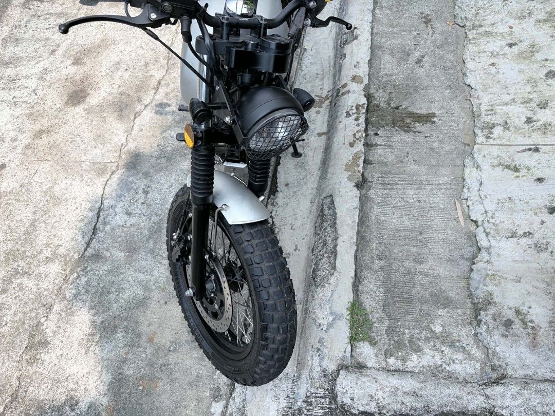 Mutt 125 (Category: Motorbikes for Sale) located in Quezon City. Submitted by rusticwood8 (Listing ID 1466973747, Image 3). Description: Mutt motorcycle series AKITA 125 cc black year model 2022 made in Birmingham almost new note: sa brand nilagay ko lang yan kasi walang Mutt . ayaw mag push through posting pag walang naka lagay sa brand..