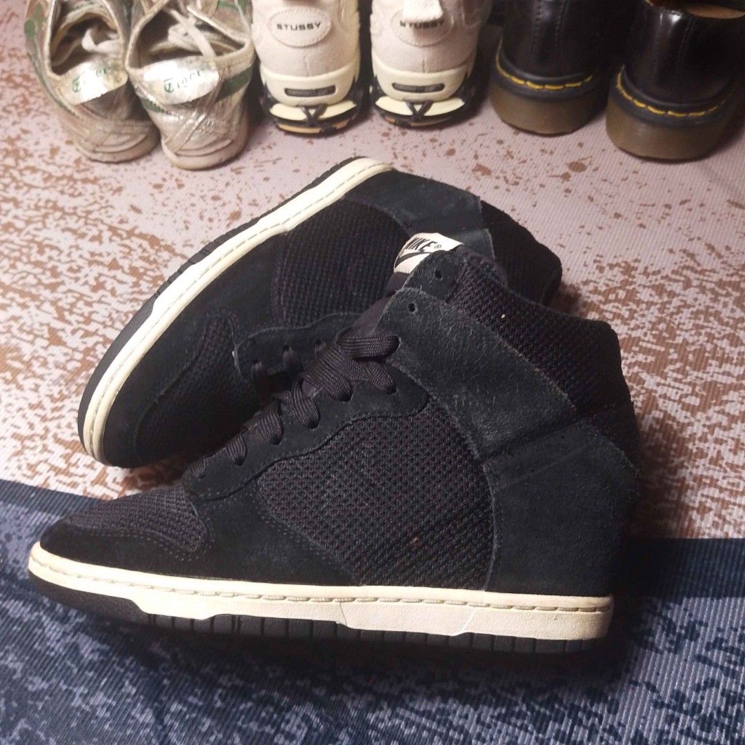 N1KE wedge sneaker (Category: Wedges) located in Manila. Submitted by bai.n.sell (Listing ID 1467059230, Image 2). Description: NIke Sky High wedge sneaker ‎Size: 37.5 on tag ‎23.5 cm ‎Issue/s: Missing swoosh, signs of usage.