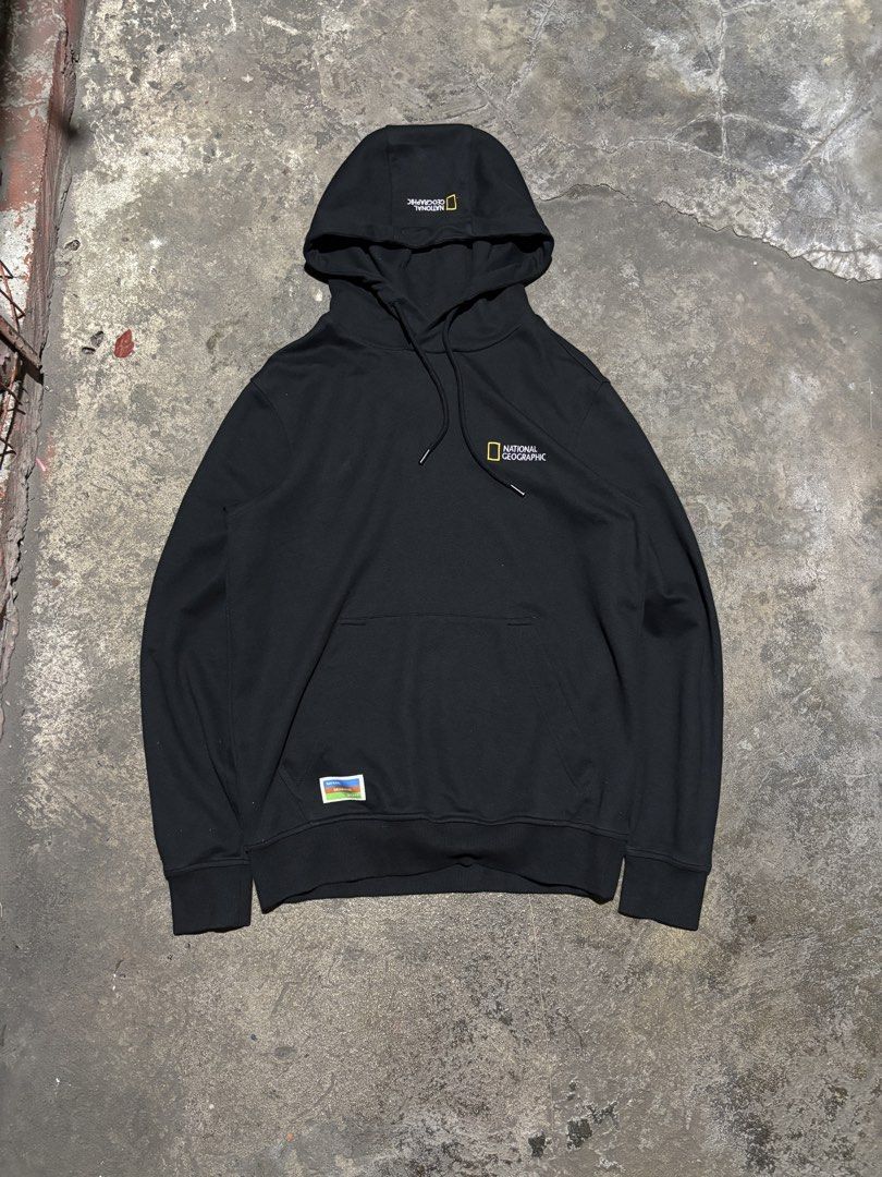 National Graphic Pull Over Hoodie (Category: Coats, Jackets and Outerwear) located in Bacolod City. Submitted by money_maker06 (Listing ID 1467065687, Image 1). Description: National Graphic Pull Over Hoodie 🌳 •Size: Medium •Width: 21 •Length: 27.5 •Condition: Verygood •Price: 699 💰.