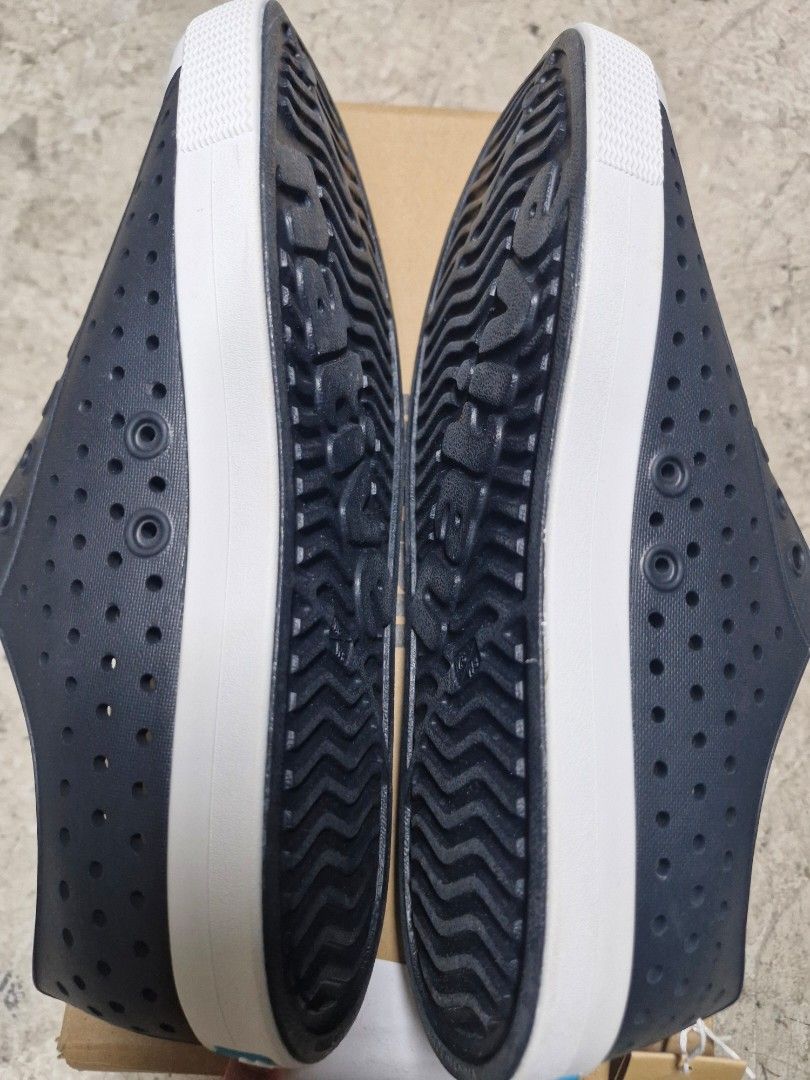 Native Jefferson (Category: Shoe inserts) located in Tagaytay City. Submitted by sarah_jeng (Listing ID 1467166214, Image 2). Description: Native Jefferson Black size 8 women's 6 mens.