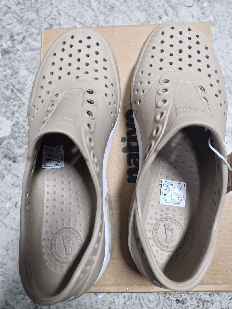 Native Lennox Wanderfoam (Category: Dress Shoes) located in Tagaytay City. Submitted by sarah_jeng (Listing ID 1467166150, Image 1). Description: native Lennox wanderfoam 1500 only.