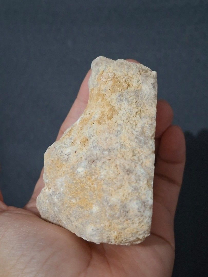 Natural Geode Quartz (Category: Precious Stones) located in Cavite. Submitted by eunha.fnds (Listing ID 1466971021, Image 2). Description: Big Geode Quartz 380 NO COD J&T / LALAMOVE GCASH / BANK.