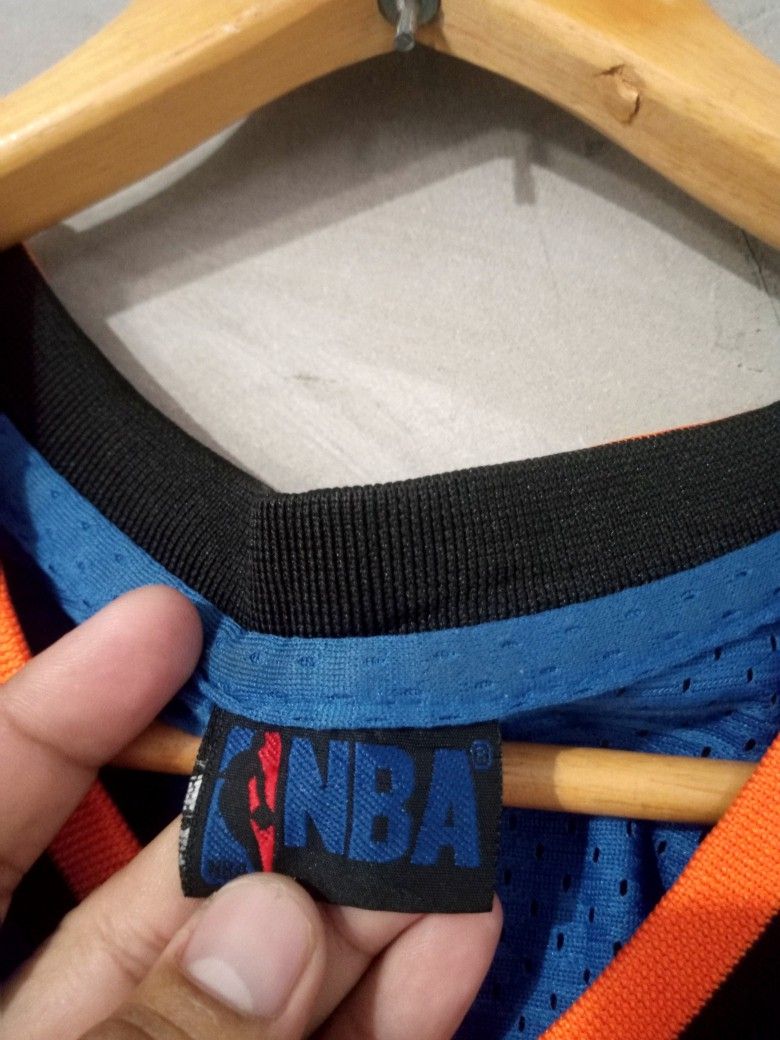 NBA JERSEY NEW YORK KNICKS (Category: Activewear) located in Manila. Submitted by boldfalcon.38de78 (Listing ID 1466997219, Image 3). Description: NBA JERSEY JEREMY LIN #17 EXCELLENT CONDITION SIZE XXL W -23.5 ' L - 30 9.9/10 COLOR RATE DAVAO CITY GCASH PAYMENT J&T COURIER PHP 550 + SF DM 💌.