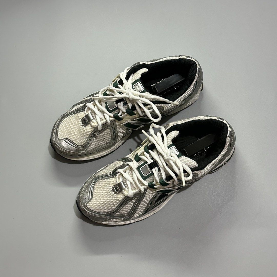 NEW BALANCE 1906r “Silver green white” (Category: Sneakers) located in Baguio. Submitted by macshop_items (Listing ID 1467095836, Image 3). Description: NEW BALANCE 1906r “Silver green white” - Size 7.5us(25.5cm) - Excellent condition ₱ 3,480 + sf.