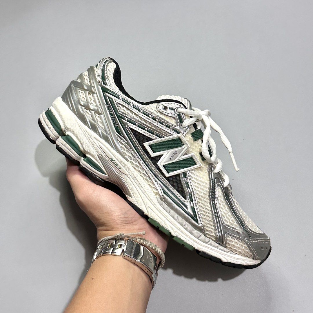 NEW BALANCE 1906r “Silver green white” (Category: Sneakers) located in Baguio. Submitted by macshop_items (Listing ID 1467095836, Image 2). Description: NEW BALANCE 1906r “Silver green white” - Size 7.5us(25.5cm) - Excellent condition ₱ 3,480 + sf.