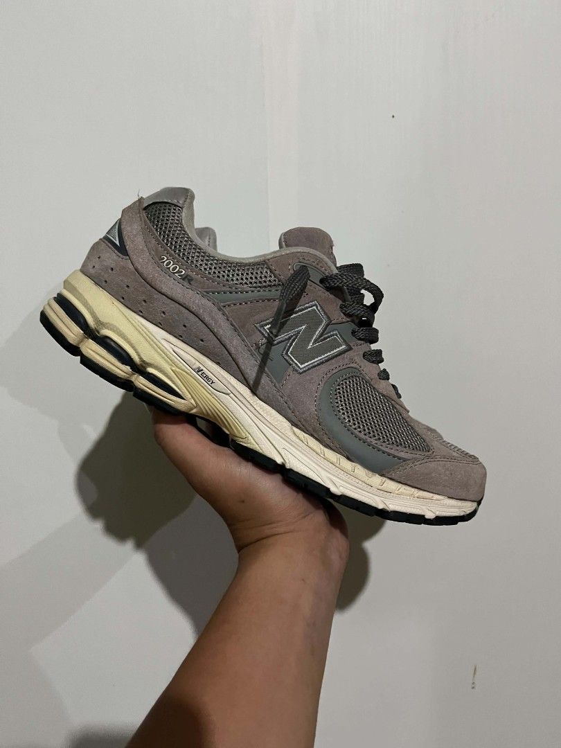 NEW BALANCE 2002R (Category: Sneakers) located in Jasaan. Submitted by digginggarments (Listing ID 1466982180, Image 1). Description: excellent condition no issue size 40 euro 1k+SF LOC: MINDANAO. MISAMIS ORIENTAL.