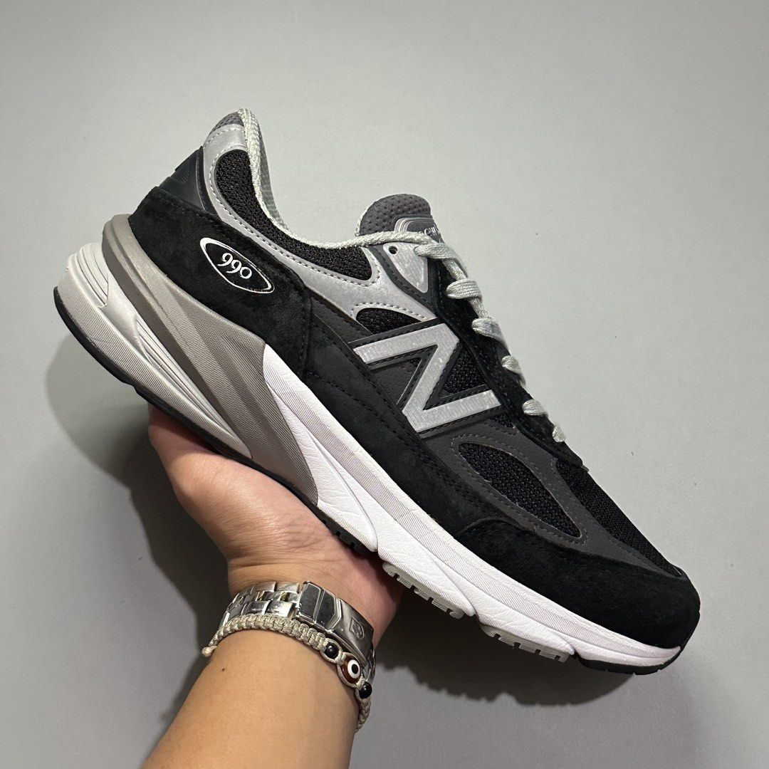 NEW BALANCE 990v6 (Category: Sneakers) located in Baguio. Submitted by macshop_items (Listing ID 1467129404, Image 2). Description: NEW BALANCE 990v6 - Size 10us(28cm) - Excellent condition - Signs of usage ₱ 3,880 + sf .
