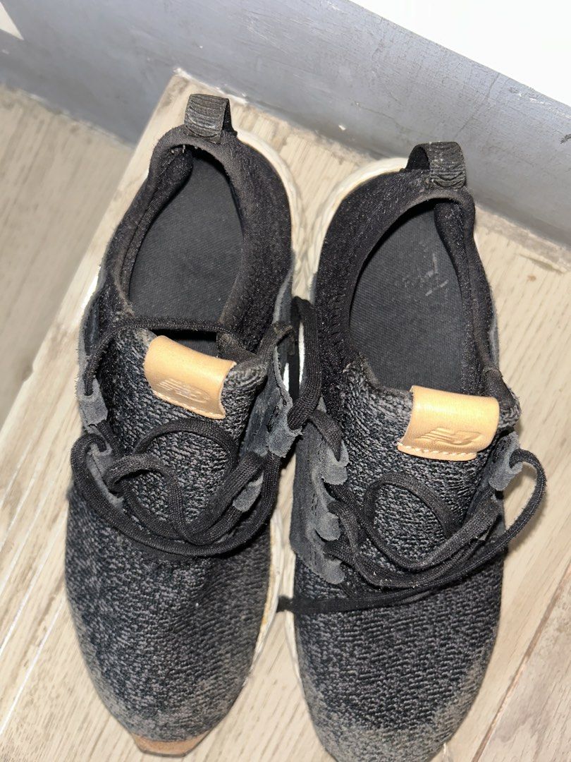 New Balance mens 8.5 (Category: Sneakers) located in Manila. Submitted by angelesla94505 (Listing ID 1467012780, Image 1). Description: .