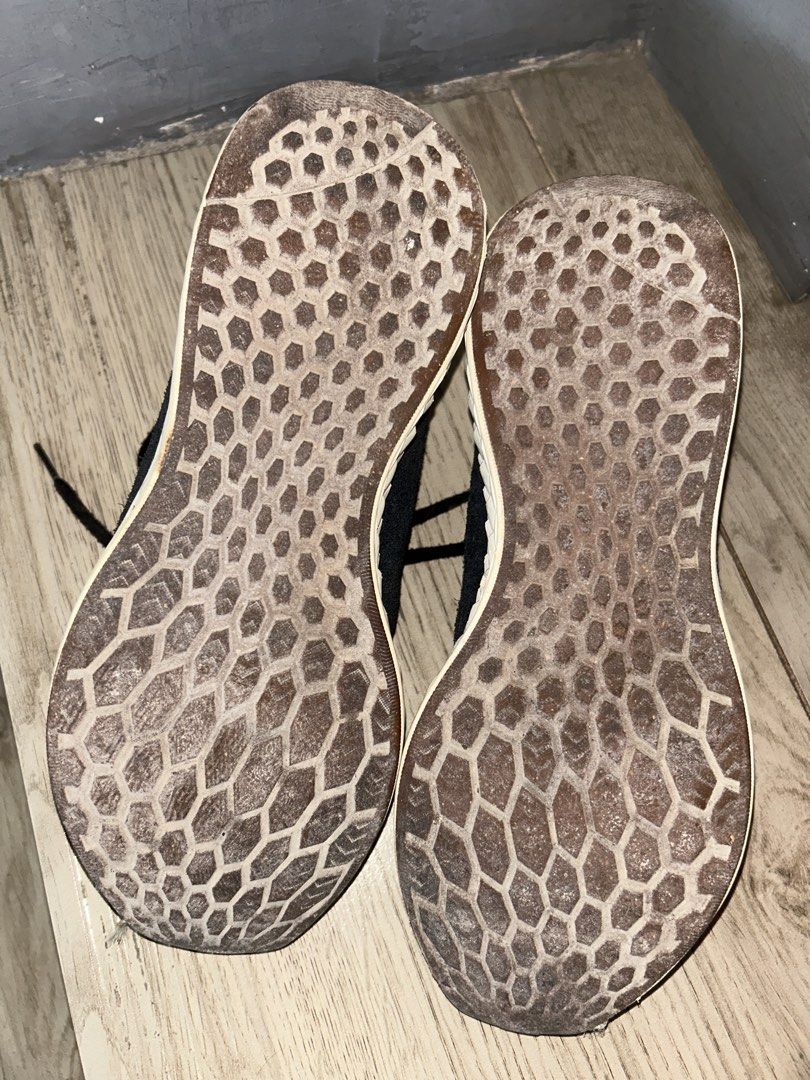 New Balance mens 8.5 (Category: Sneakers) located in Manila. Submitted by angelesla94505 (Listing ID 1467012780, Image 2). Description: .