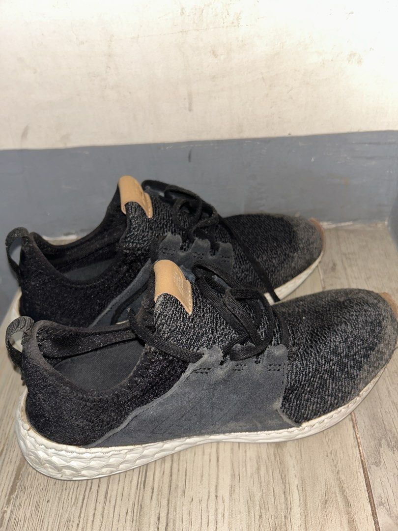 New Balance mens 8.5 (Category: Sneakers) located in Manila. Submitted by angelesla94505 (Listing ID 1467012780, Image 3). Description: .