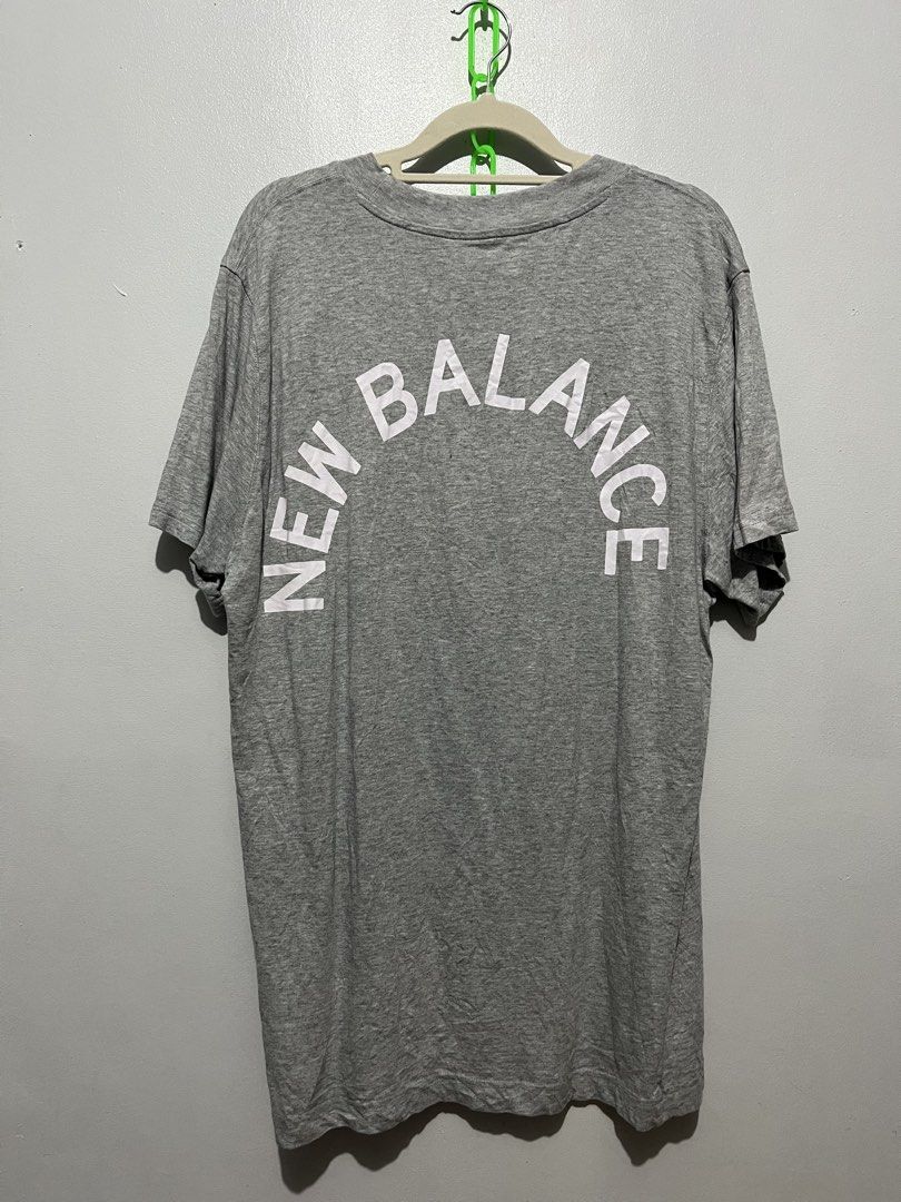 New balance tee (Category: Activewear) located in Cebu City. Submitted by thrift.sht (Listing ID 1467029722, Image 3). Description: New Balance Tee 🩶 ₱299 Plus ship ✔ Color: Heather Gray - versatile! ✔ Size: L (oversized fit) - check pic ✔ Condition: 8/10 - good, no pinhole, no stain ✔ Material: Cotton blend - presko suoton 📍 Cebu City Meet up / J&T / LBC.