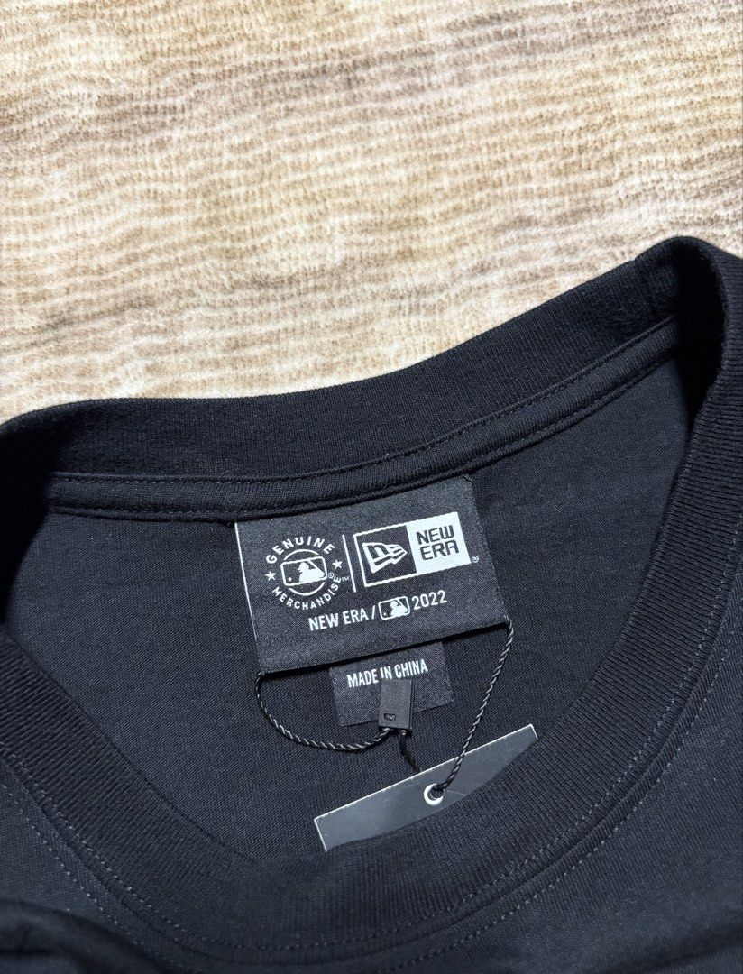 New Era LA Snakeskin World Series (Category: Tshirts & Polo Shirts ) located in Antipolo. Submitted by thearchivesproject (Listing ID 1467056831, Image 3). Description: 20 width 29 length.