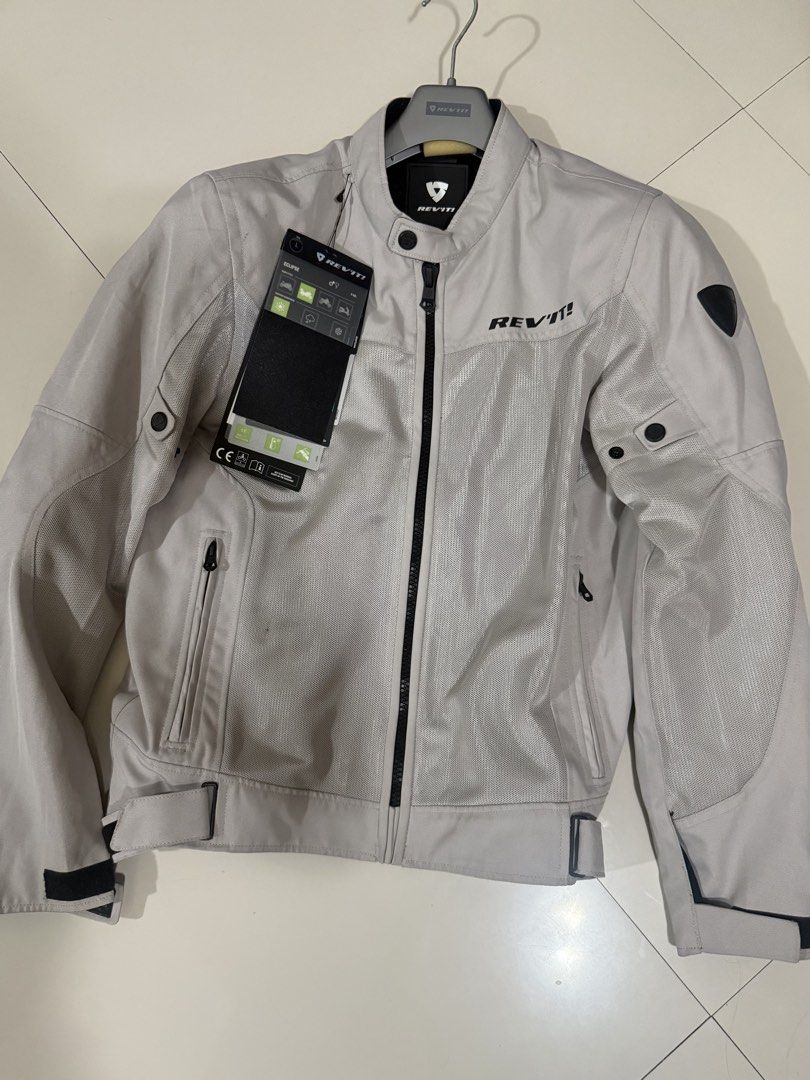 New Rev it riding jacket (Category: Coats, Jackets and Outerwear) located in San Fernando. Submitted by ver0oooooo (Listing ID 1467157237, Image 1). Description: Large.