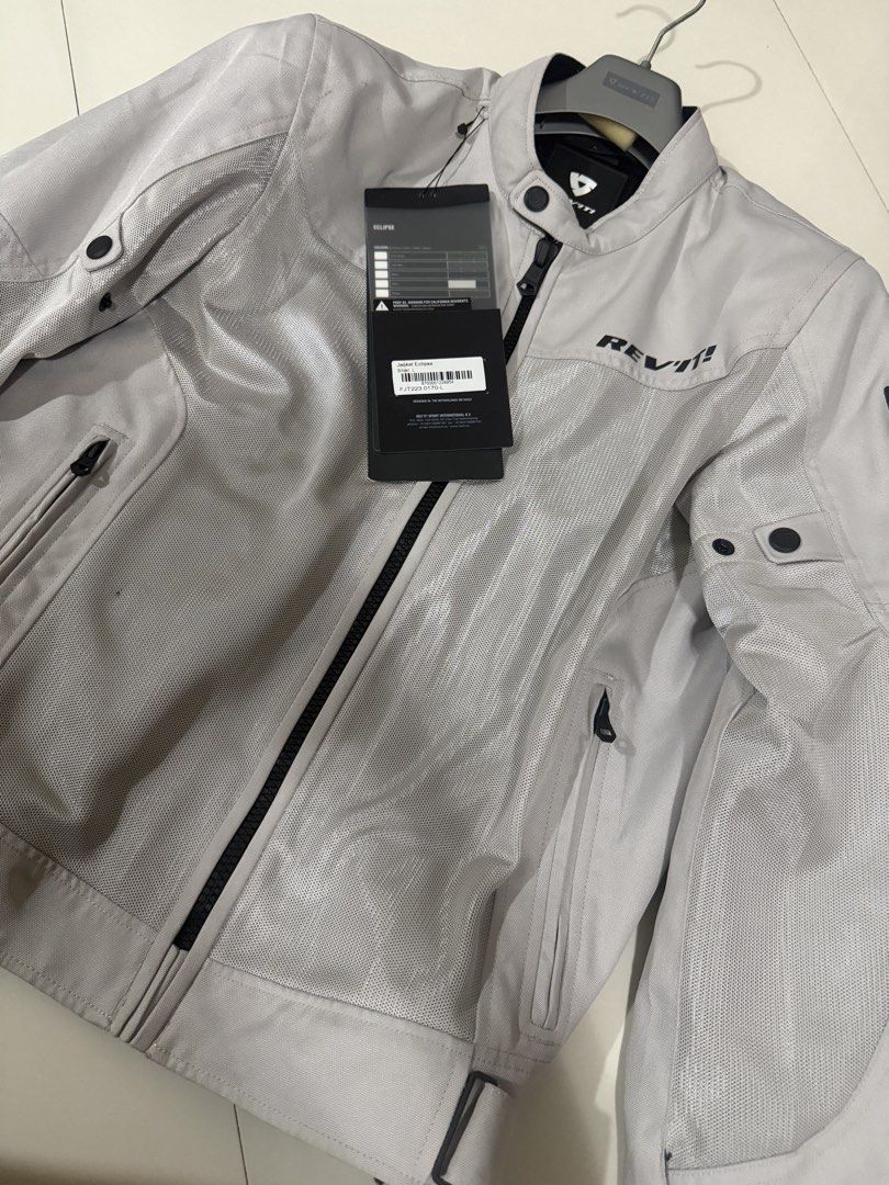 New Rev it riding jacket (Category: Coats, Jackets and Outerwear) located in San Fernando. Submitted by ver0oooooo (Listing ID 1467157237, Image 3). Description: Large.