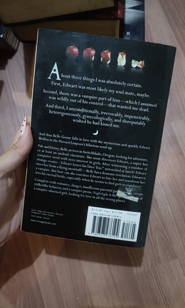 Nightlight ( Twilight Book siya) (Category: Storybooks) located in Manila. Submitted by vanillee_ (Listing ID 1467014218, Image 3). Description: Decluttering some of my books langgg rfs: need funds 🥹.