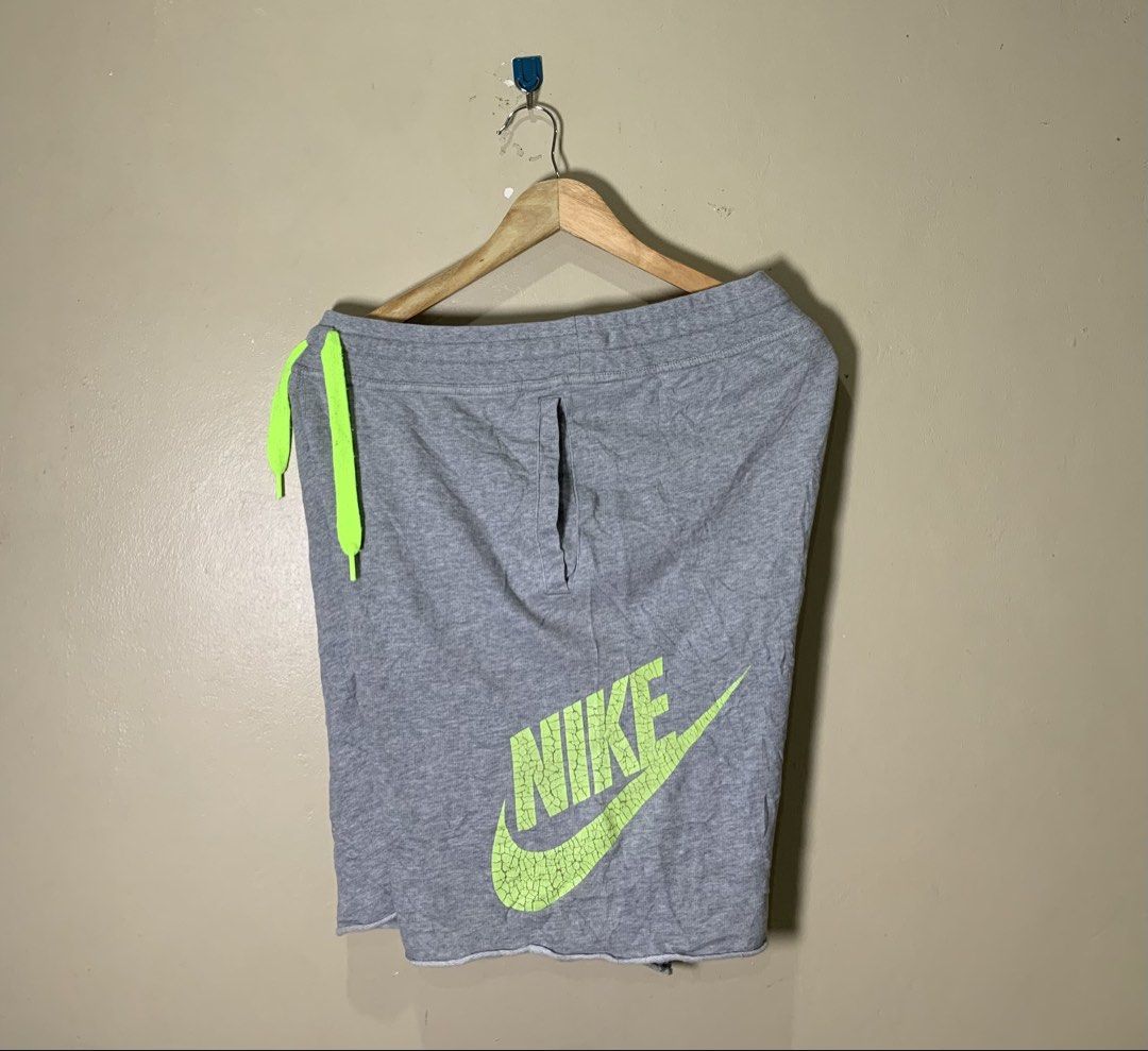 NIK* ALUMNI short (Category: Shorts) located in Molave. Submitted by mysticbird_38213e (Listing ID 1467017508, Image 1). Description: AS new condition No issue Solid nito best fit LARGE.
