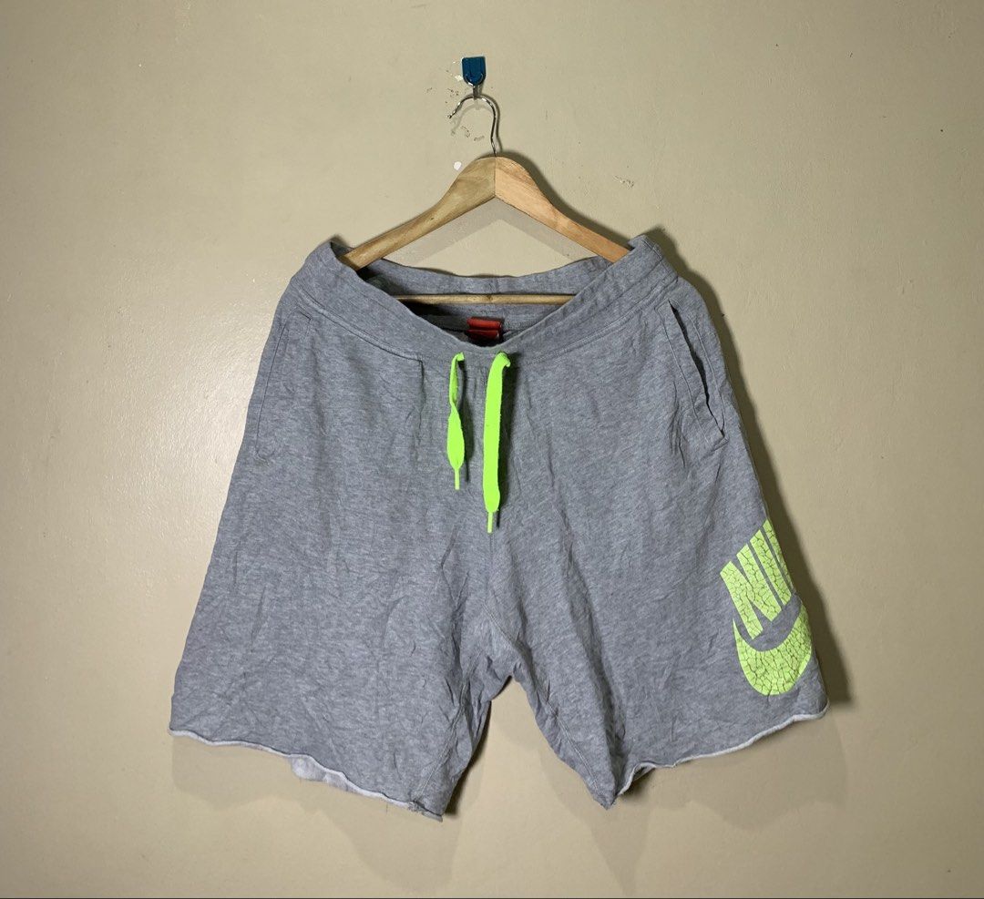 NIK* ALUMNI short (Category: Shorts) located in Molave. Submitted by mysticbird_38213e (Listing ID 1467017508, Image 3). Description: AS new condition No issue Solid nito best fit LARGE.