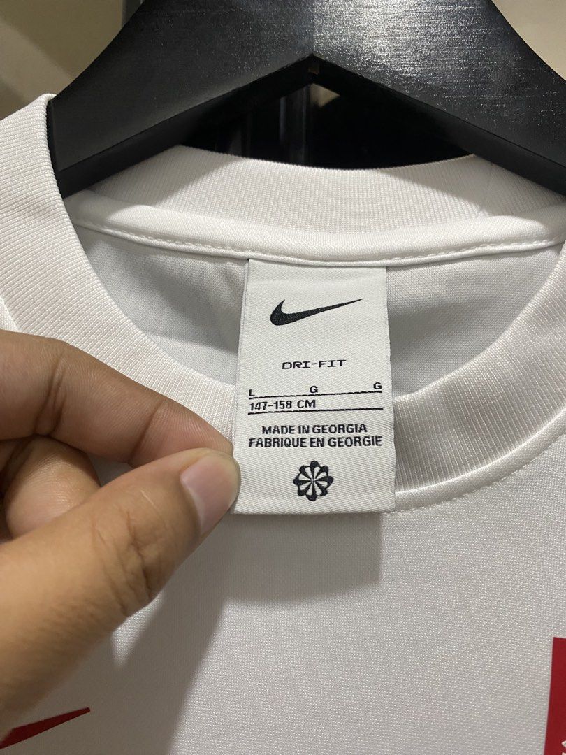 Nike (Category: Shirts) located in Manila. Submitted by vizcarrach03925 (Listing ID 1467125496, Image 3). Description: .