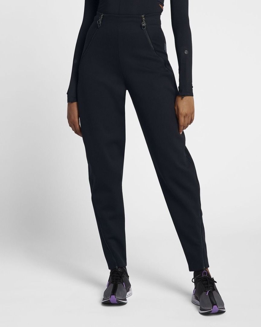 NIKE - LAB CITY WOMENS TROUSER AUTHENTIC (Category: Activewear) located in Bacolod City. Submitted by mic_moneyyyyy (Listing ID 1467135724, Image 1). Description: NIKE LAB CITY WOMENS TROUSER Size : Tagged as Extra Small Width : 24-28 Length : 42 Condition : Excellent No issue need wash .