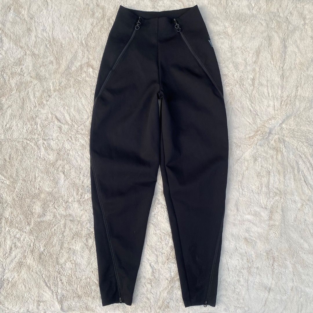 NIKE - LAB CITY WOMENS TROUSER AUTHENTIC (Category: Activewear) located in Bacolod City. Submitted by mic_moneyyyyy (Listing ID 1467135724, Image 2). Description: NIKE LAB CITY WOMENS TROUSER Size : Tagged as Extra Small Width : 24-28 Length : 42 Condition : Excellent No issue need wash .
