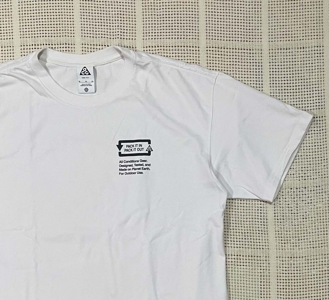 Nike ACG Pickinout Graphic Tee (Category: Tshirts & Polo Shirts ) located in Bacolod City. Submitted by abkicks_apparel (Listing ID 1467133335, Image 3). Description: Nike ACG Pickinout Graphic Tee XL on Tag W23 L29 Authentic Original As New Condition No Hidden Issues .