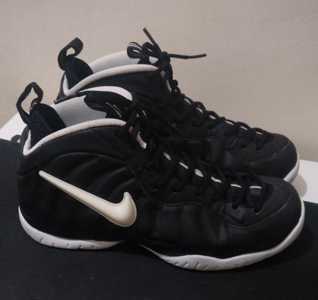 Nike Air Foamposite Pro Black White (Category: Sneakers) located in Caloocan City. Submitted by amzki15 (Listing ID 1467027875, Image 1). Description: - Brand/Model: Nike Foamposite Pro - Colorway: Classic Black and White - Condition: Good overall condition with minimal toe box creases and solid grip on soles - Features: Molded foam shell upper, contrasting white swoosh, pull loops on tongue and heel, and striped black laces - Versatility: Ideal 