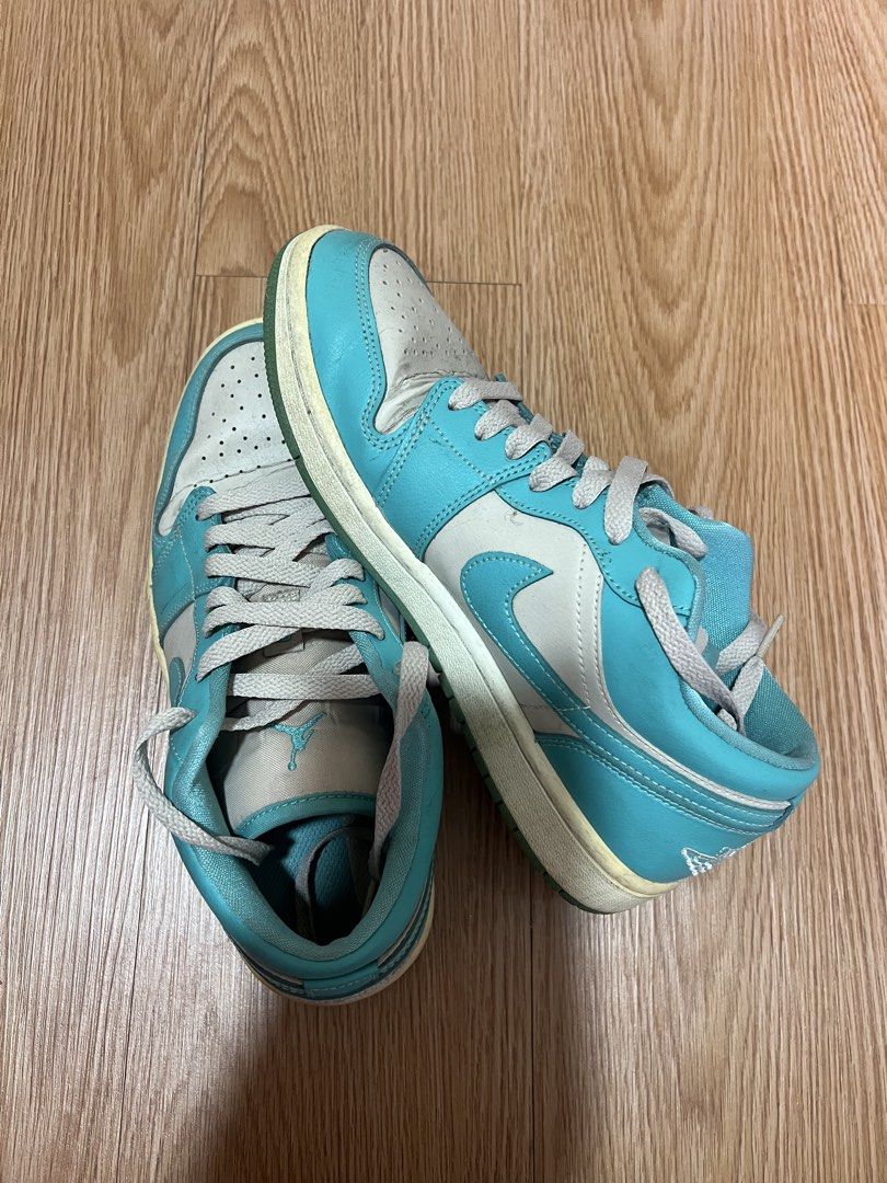 Nike Air Jordan Low (Womens) (Category: Casual Shoes) located in Manila. Submitted by millie.moon (Listing ID 1466985492, Image 1). Description: NIKE AIR JORDAN LOW (womens) SIZE: 8.5 womens / Euro : 40 Issue is on the picture (Yellow Discoloration) Need wash/ clean RFS: Natambak nalang po.