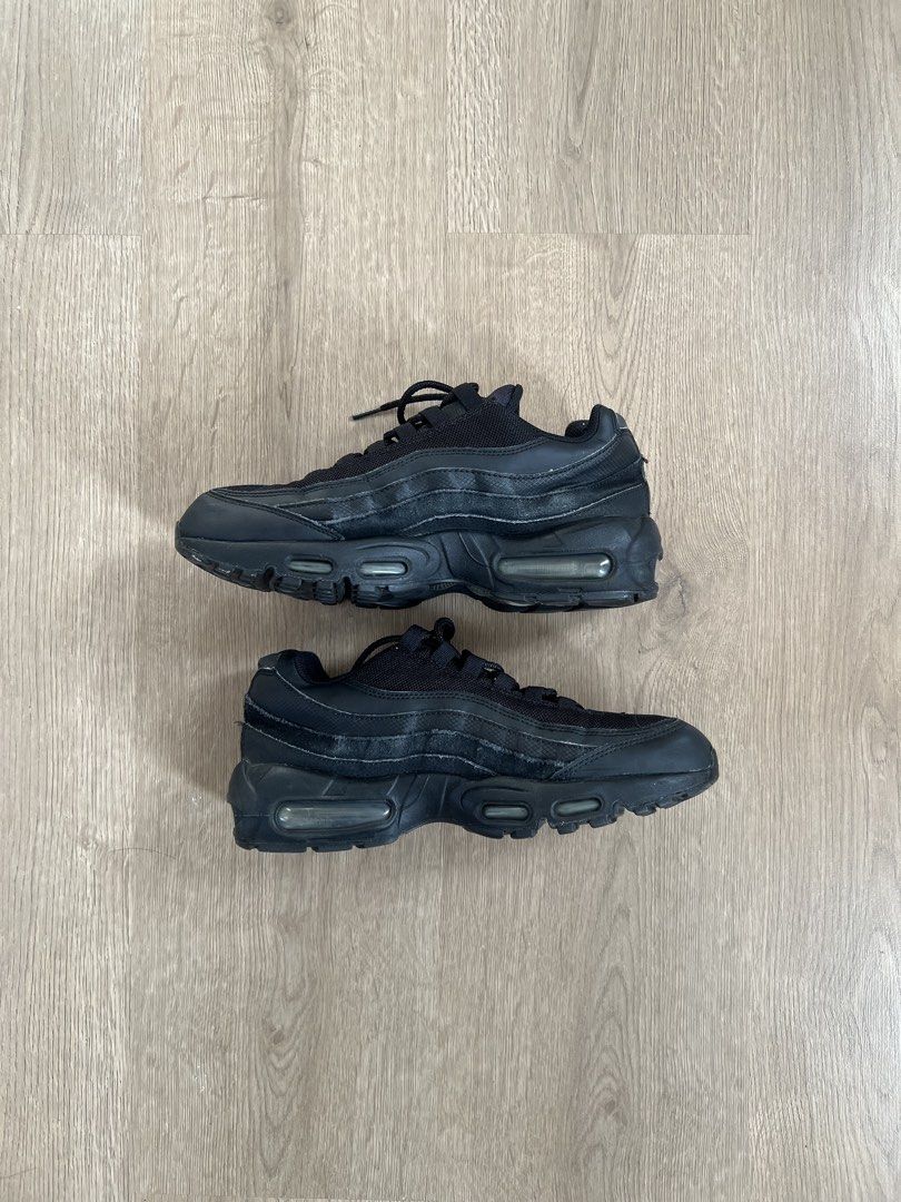 Nike Air Max 95 Essential (Category: Sneakers) located in Angeles City. Submitted by mark.happenss (Listing ID 1467076751, Image 1). Description: Nike Air Max 95 Essential “Triple Black” Us 7.5 Euro 40.5 Cm 25.5.
