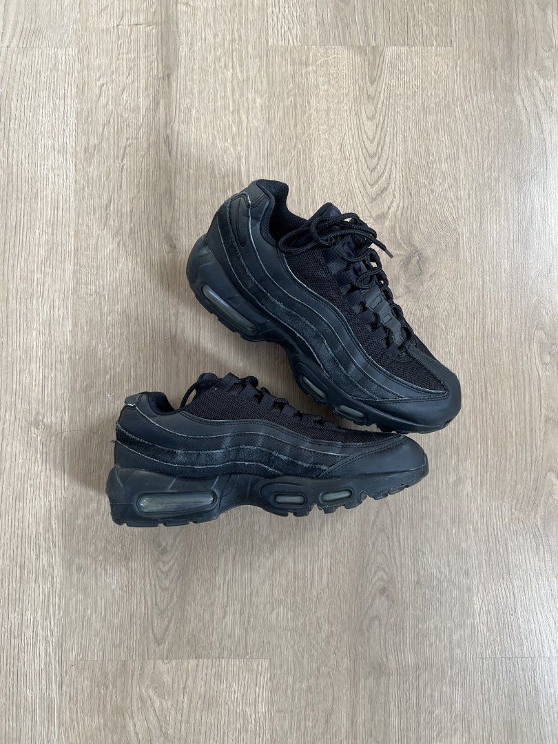 Nike Air Max 95 Essential (Category: Sneakers) located in Angeles City. Submitted by mark.happenss (Listing ID 1467076751, Image 2). Description: Nike Air Max 95 Essential “Triple Black” Us 7.5 Euro 40.5 Cm 25.5.