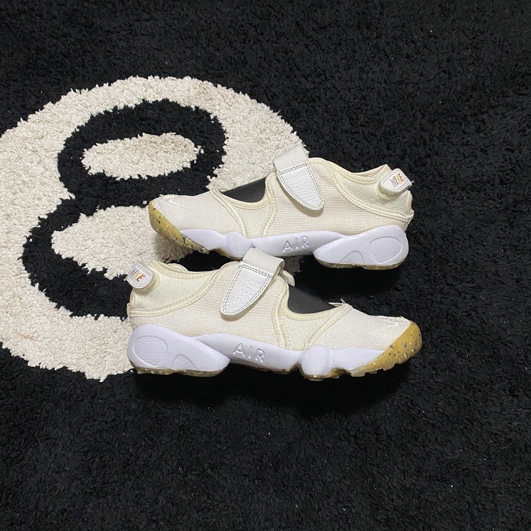 Nike Air Rift (Category: Sneakers) located in Danao, Cebu. Submitted by sneaks_cebu (Listing ID 1467153885, Image 1). Description: Nike Air Rift Size 7wm 24cm -crease Php 1,250.