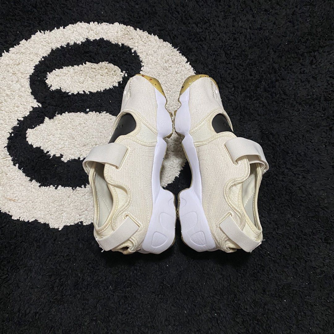Nike Air Rift (Category: Sneakers) located in Danao, Cebu. Submitted by sneaks_cebu (Listing ID 1467153885, Image 3). Description: Nike Air Rift Size 7wm 24cm -crease Php 1,250.