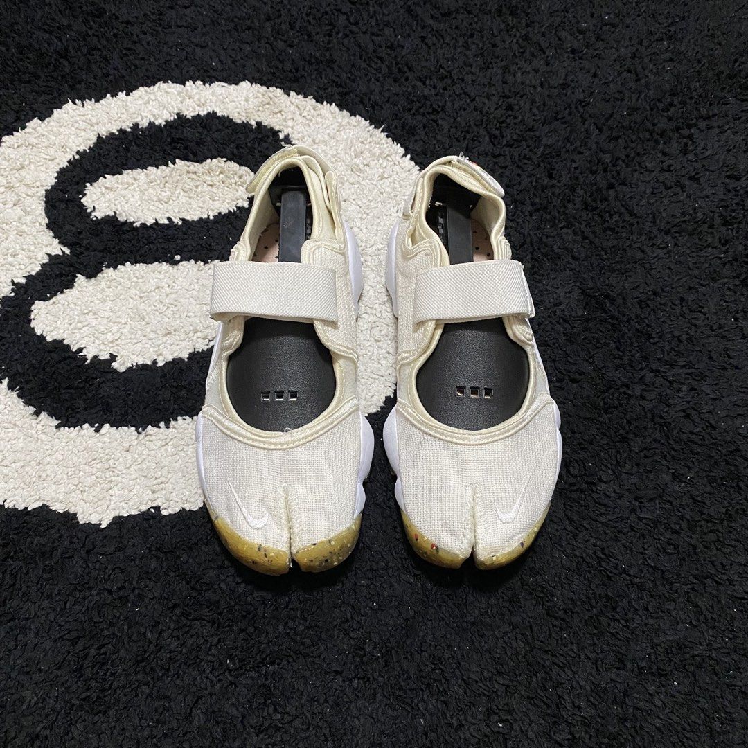 Nike Air Rift (Category: Sneakers) located in Danao, Cebu. Submitted by sneaks_cebu (Listing ID 1467153885, Image 2). Description: Nike Air Rift Size 7wm 24cm -crease Php 1,250.