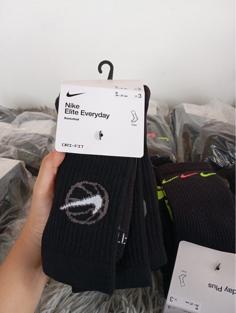 NIKE BASKETBALL SOCKS (Category: Shoe inserts & accessories) located in Mandaluyong City. Submitted by alphafinds (Listing ID 1467091465, Image 1). Description: NIKE BASKETBALL SOCKS • 3 PAIRS PAUBOS SALE!! 500 Pesos only ✅ Original & Brandnew 📍Mandaluyong City.
