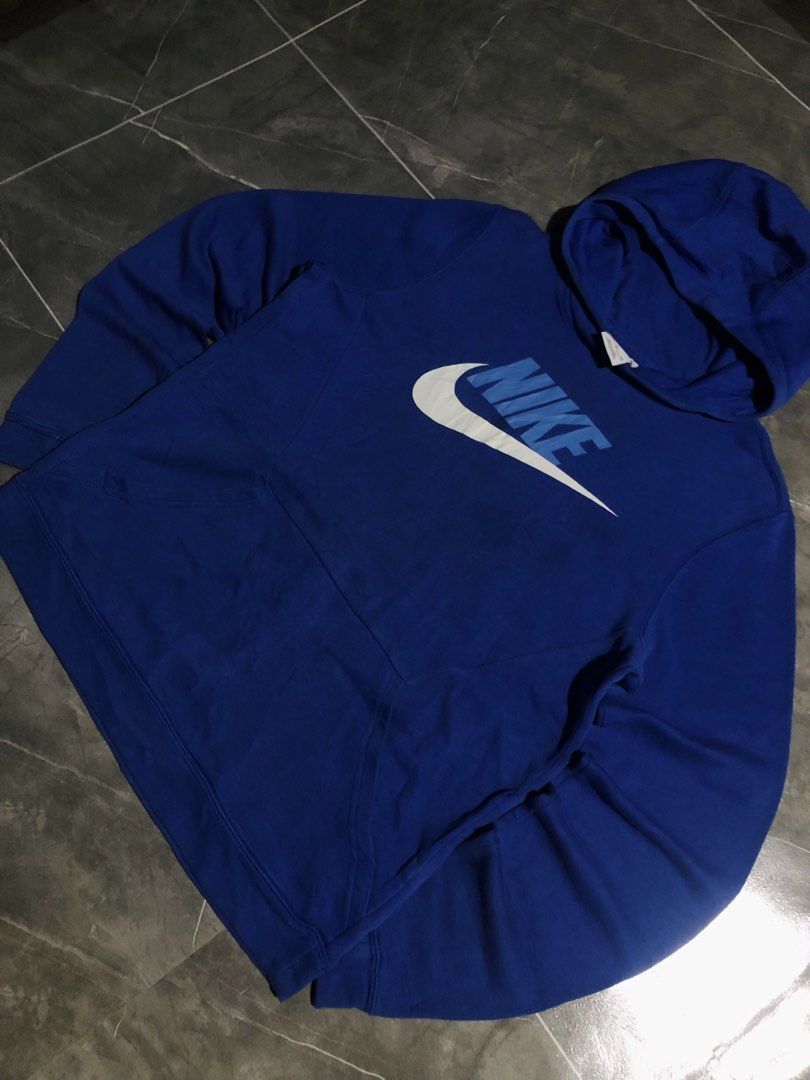 Nike Blue mid script logo hoodie jacket (Category: Coats, Jackets and Outerwear) located in Manila. Submitted by buksthrifthing (Listing ID 1466972849, Image 3). Description: 23 by 28 Medium to semi large No issue Excellent condi Fresh from bale .