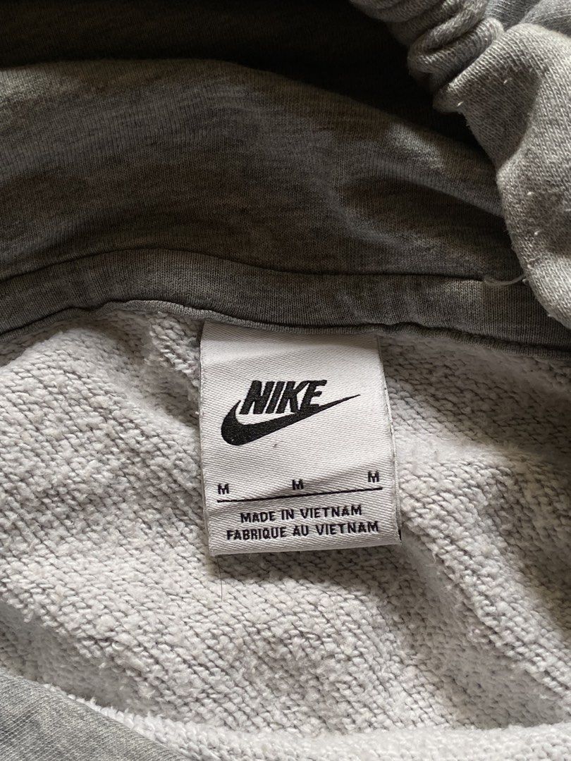 Nike Gray Croptop Hoodie Jacket (Category: Coats, Jackets and Outerwear) located in Quezon City. Submitted by dcbys (Listing ID 1467152033, Image 2). Description: like new no issues med on tag fit large .