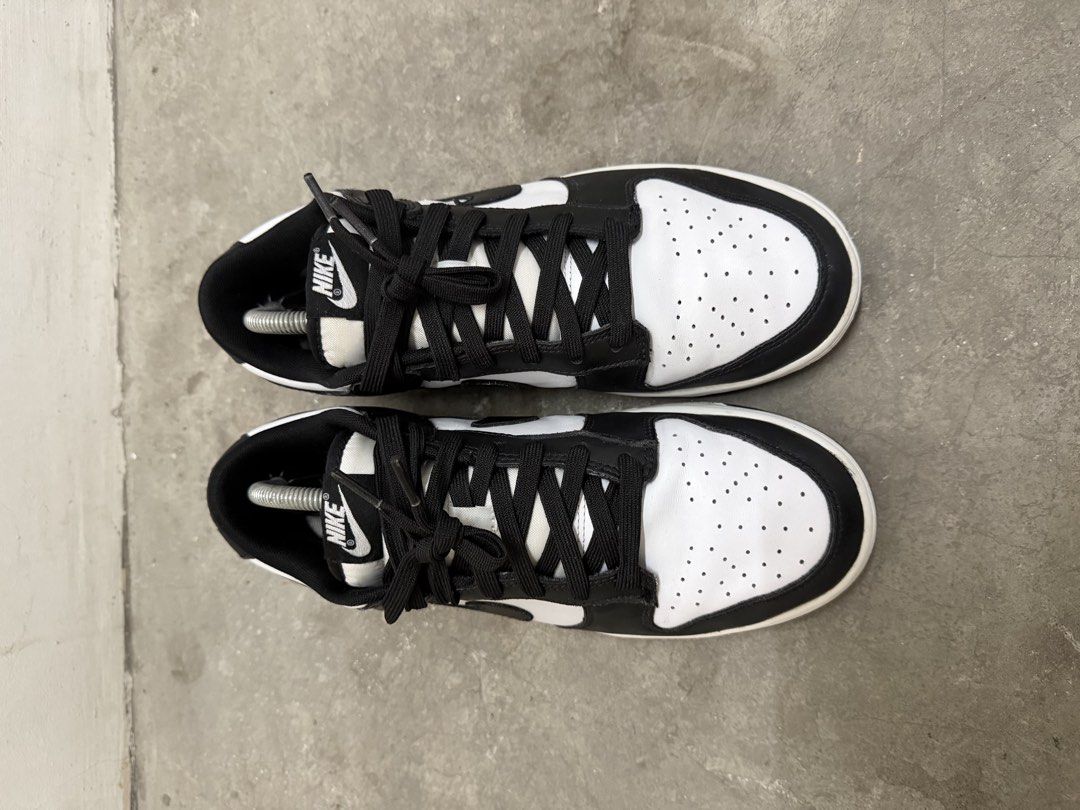Nike Dunk Low Panda size 9 men’s (Category: Sneakers) located in Muntinlupa City. Submitted by dabidabbb (Listing ID 1467052319, Image 2). Description: authentic pair size 9 men’s no box slight drags and crease only still looks new 1800 onlyy Loc: Alabang, Muntinlupa.