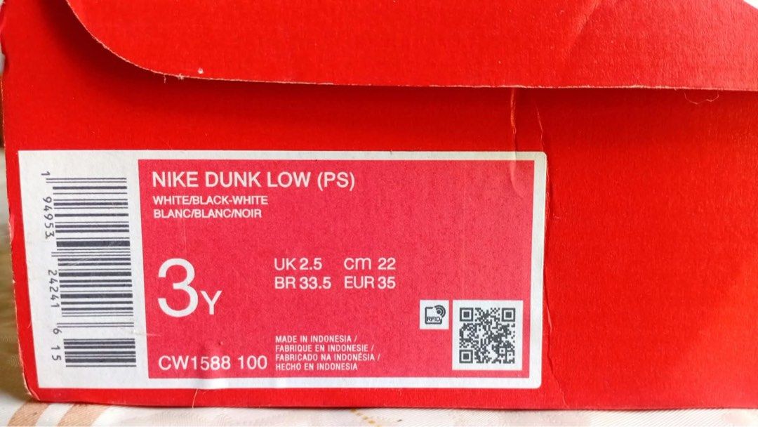 Nike Dunk Low (PS) Panda White Black CW1588 100 size 3Y (Category: Babies & Kids Fashion) located in Cabanatuan. Submitted by imported2023 (Listing ID 1467030283, Image 3). Description: - Model: Nike Dunk Low (Classic Panda Colorway) - Size: US 3Y / UK 2.5 / EUR 35 / CM 22 (Preschool) - Condition: with original box and authentic tag label - Design: Timeless black and white leather overlays for durable, everyday style - 100% authentic and ready to