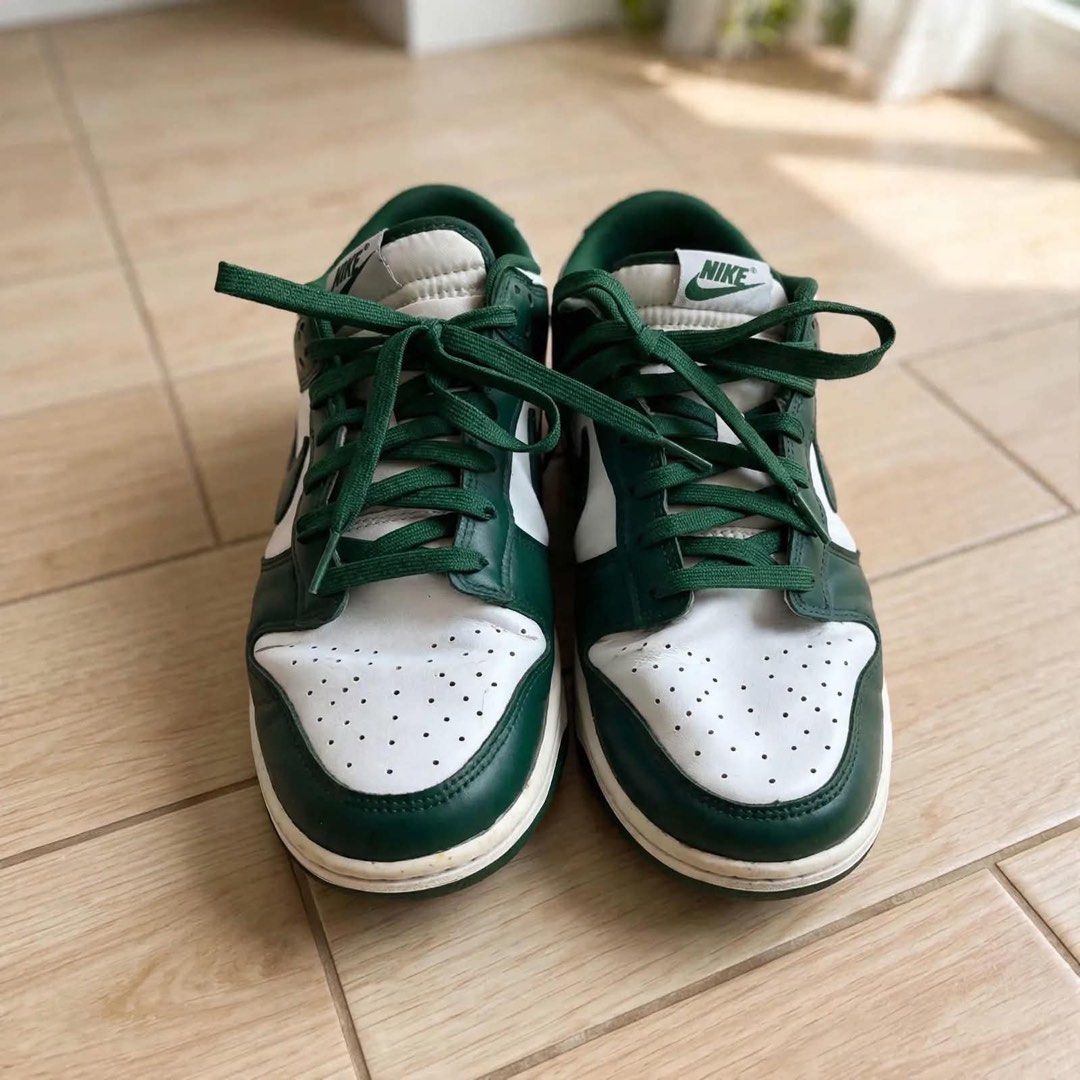 Nike Dunk Low White Varsity Green (Category: Sneakers) located in Manila. Submitted by vincent.evangelista (Listing ID 1467100341, Image 2). Description: Nike Dunk Low White Varsity Green - Team Green Size: 44 Condition: 8/10 - Well used but no major damage ✅ 100% authentic, bought from Nike store ✅ No box (pair only) ✅ Minor crease on toebox, normal for used Dunks ✅ Outsole good, still makapal ✅ Cleaned and ready to wear RFS: Declutter Loc:Munti