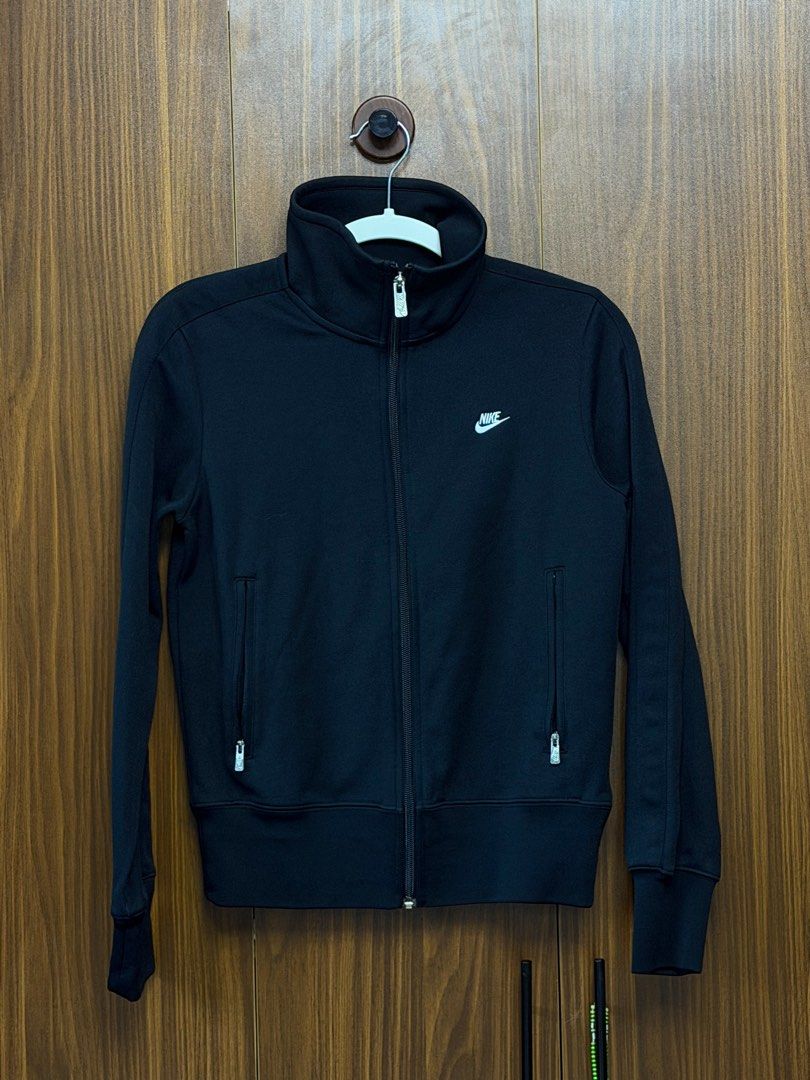 Nike full zip sport track jacket (M 14.5” x 21.5”) (Category: Coats, Jackets and Outerwear) located in Binan City. Submitted by karachan27 (Listing ID 1467036364, Image 1). Description: Dimensions : 14.5” x 21.5”.