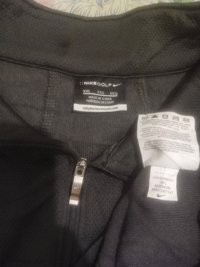 NIKE GOLF Quarter Zip Pullover Black Sweatshirt (XXL)(Free Shipping) (Category: Coats, Jackets and Outerwear) located in Cavite. Submitted by gii.flips (Listing ID 1467066835, Image 3). Description: Nike Golf 1/4 Zip Sweatshirt • Size: XXL (Relaxed, athletic fit) • Color: Solid Black • Condition: Good used condition, minimal signs of wear • Features: Authentic Nike Golf line, lightweight yet warm fleece fabric, functional neck zipper, minimalist 