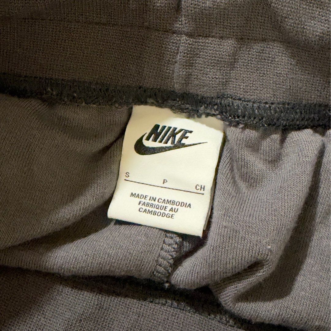 Nike Gray Terry Shorts (Category: Shorts) located in Quezon City. Submitted by ccloset.cleanup (Listing ID 1467145332, Image 3). Description: 100% AUTHENTIC 💛 ❌ I WILL NOT REPLY TO LOW BALLERS 📣NO WHEN WORN PHOTOS, since flat-lay measurements are provided 🛵Mode of Delivery: Only Lalamove, Grab, or Angkas *Booking & Shipping fees, booked and shouldered by the Buyer* 💰Mode of Payment: GCash or Bank Transfer (BDO or BPI) *Payment Before Shipping