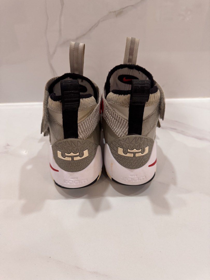 Nike LeBron Soldier 11 SFG "Silver Bullet Sneakers-Declutter (Category: Sneakers) located in Mexico. Submitted by hayascentph (Listing ID 1467106471, Image 2). Description: *Declutter *Mode of payment Gcash/Maya Wallet *Delivery Fee to be shouldered by buyer *We ship Nationwide *Courier JNT or LBC cash on delivery, Cash on pick up in nearest LBC branch Need a new scent? Follow my Facebook page for perfume finds! Facebook Page: Haya Scent Carousel