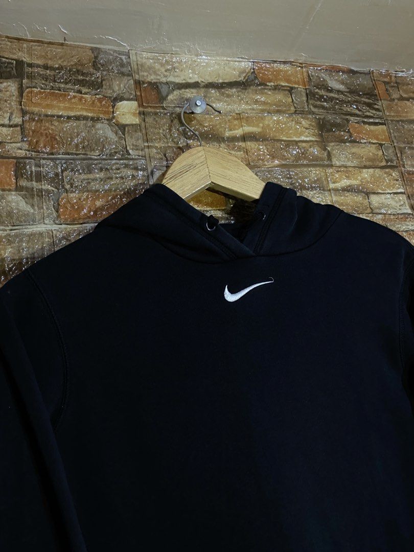 NIKE MID SWOOSH (Category: Coats, Jackets and Outerwear) located in Cebu City. Submitted by arsenyong (Listing ID 1467109600, Image 2). Description: 19 width 25 length Excellent 9.5/10 color ate Need wash only .