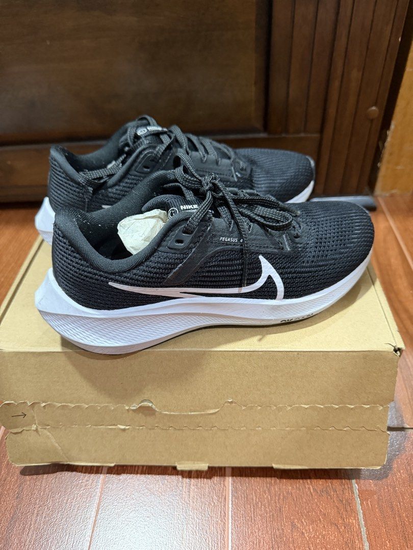 Nike Pegasus (Category: Sneakers) located in Manila. Submitted by mariacap (Listing ID 1467041933, Image 1). Description: Used a few tines Very good condition.