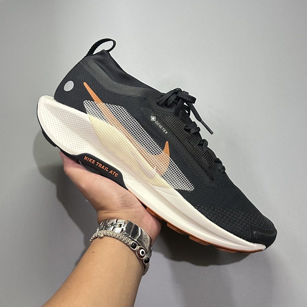 NIKE PEGASUS TRAIL 5 Gore-tex (Category: Sneakers) located in Baguio. Submitted by macshop_items (Listing ID 1467095885, Image 3). Description: NIKE PEGASUS TRAIL 5 Gore-tex - Size 12us(30cm) - Excellent condition ₱ 2,880 + sf .