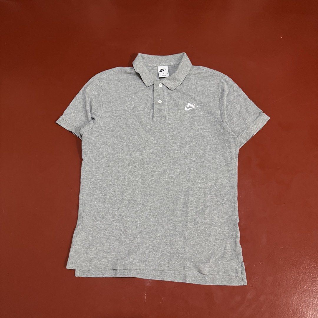 NIKE POLO SHIRT (Category: Tshirts & Polo Shirts ) located in Pasig City. Submitted by buzzthrifty (Listing ID 1466999889, Image 1). Description: SIZE M-L 20x25-26 EXCELLENT TO NEW CONDITION .