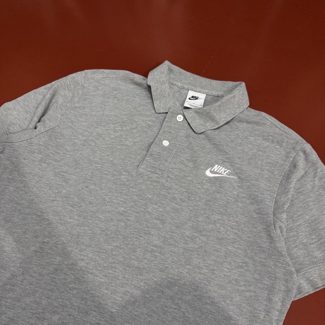 NIKE POLO SHIRT (Category: Tshirts & Polo Shirts ) located in Pasig City. Submitted by buzzthrifty (Listing ID 1466999889, Image 2). Description: SIZE M-L 20x25-26 EXCELLENT TO NEW CONDITION .